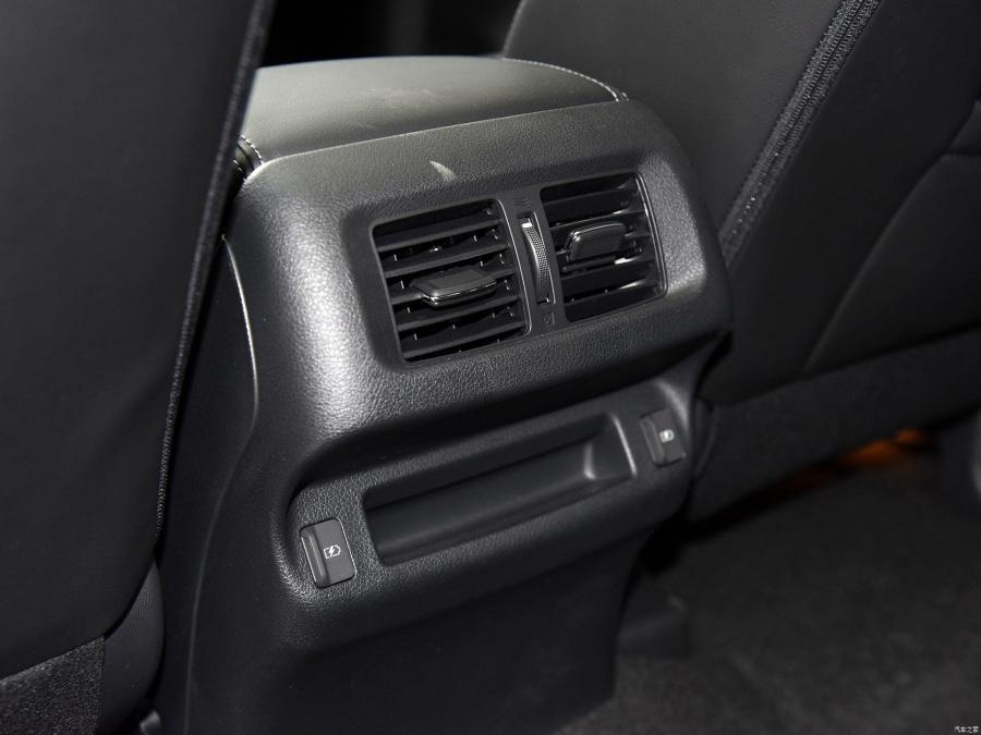 Детали интерьера Nissan Terra 2018 года  (CN) (фото 95 из 144)